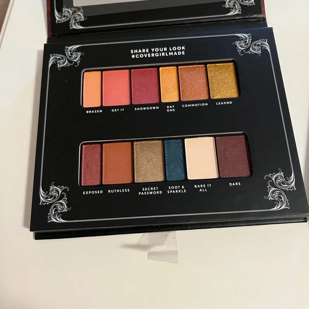 New Covergirl Ascension & Revolution Eyeshadow Palette versatile matte & shimmer